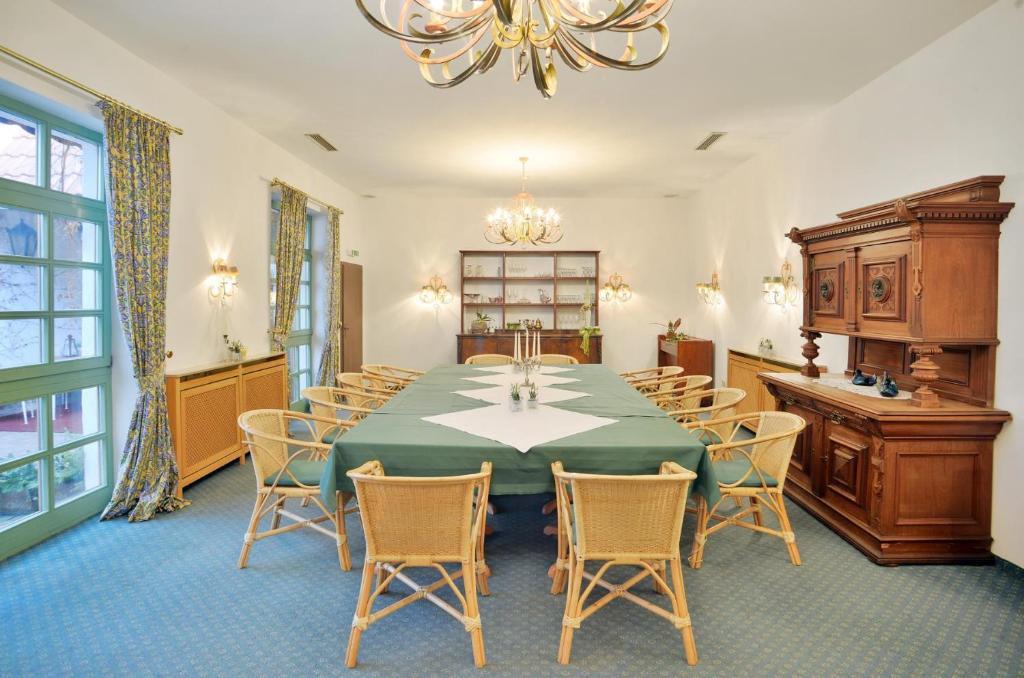 Stadthotel Patrizier Schmalkalden Bagian luar foto